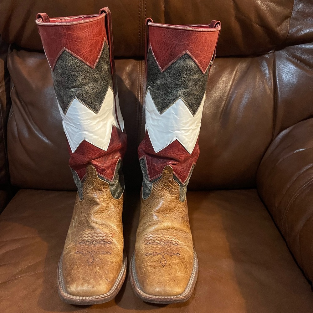 Macie Bean. Women’s 7. Like new, worn maybe 10 times.
